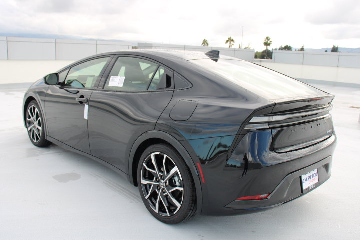 New 2026 Toyota Prius Plug-In Hybrid FWD image 5