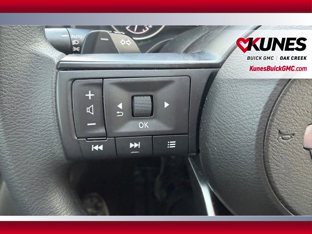 Used 2023 Nissan Rogue S AWD/4WD image 9