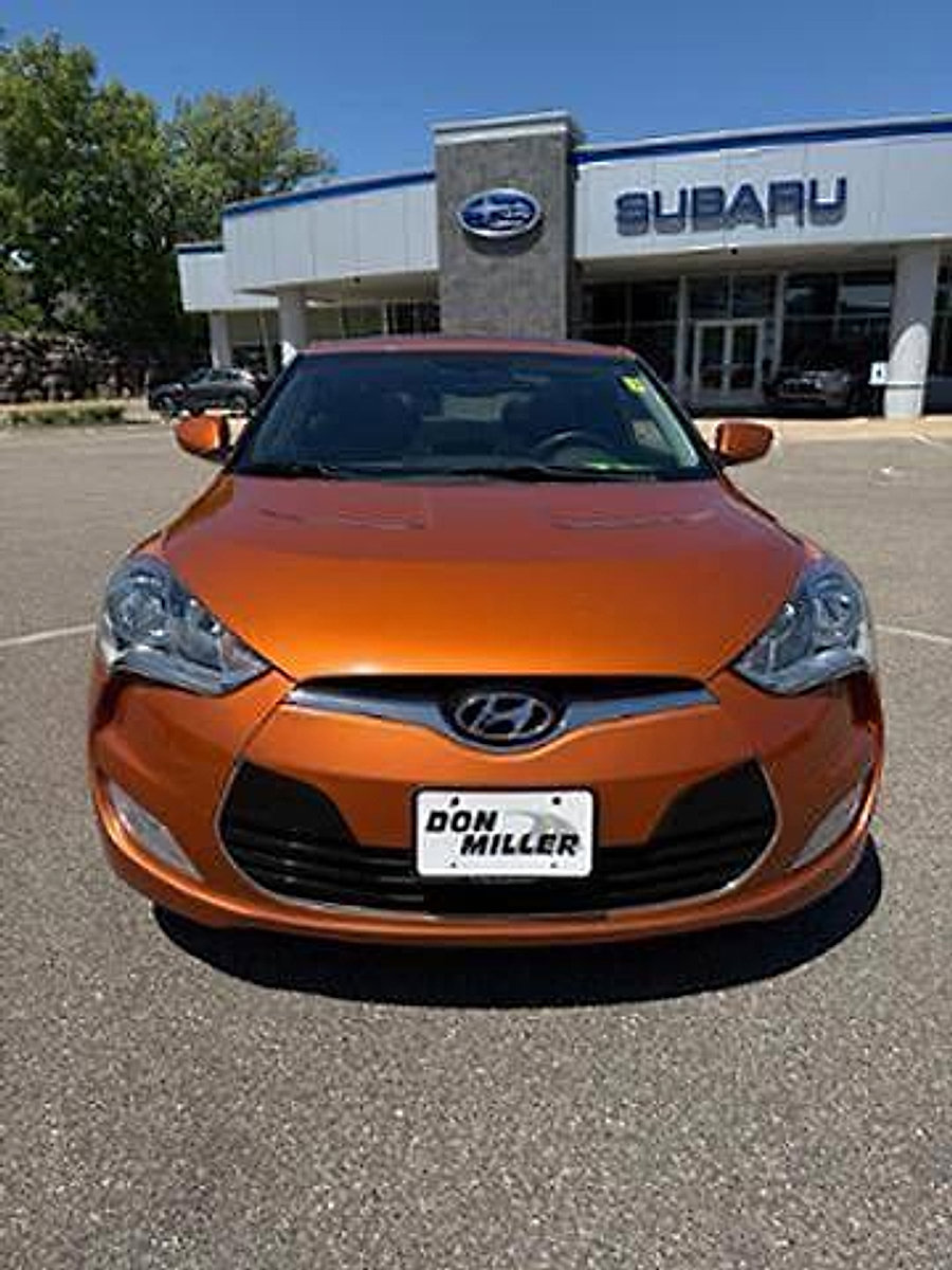 Used 2012 Hyundai Veloster w/ Style Pkg FWD image 2