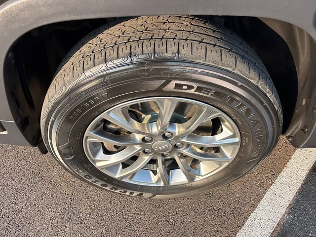 Used 2020 Jeep Cherokee Latitude Lux w/ Comfort/Convenience Group AWD/4WD image 31