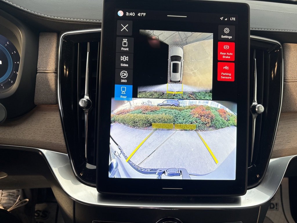 Certified 2025 Volvo XC90 B6 Plus image 29