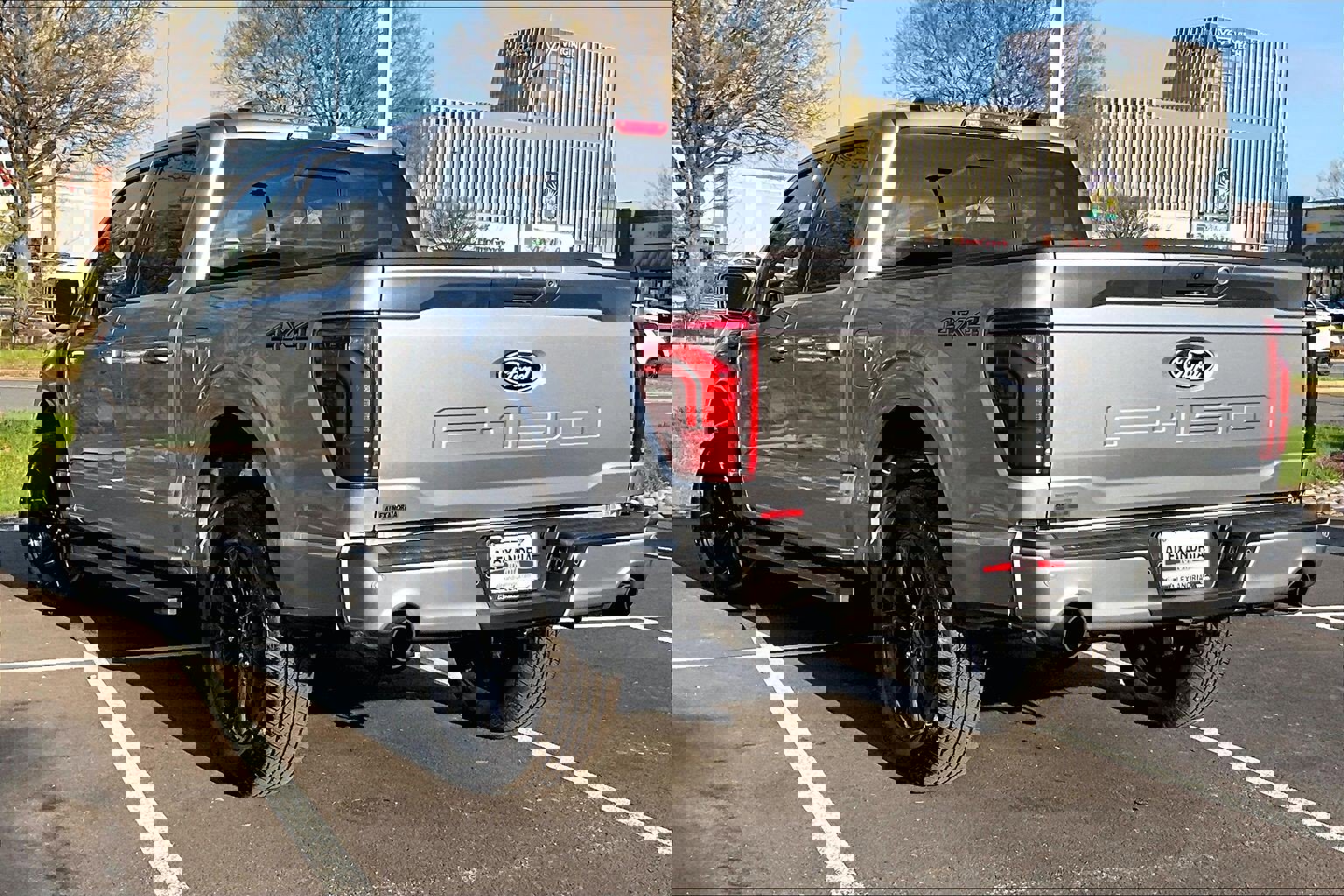 Used 2025 Ford F150 Lariat image 10