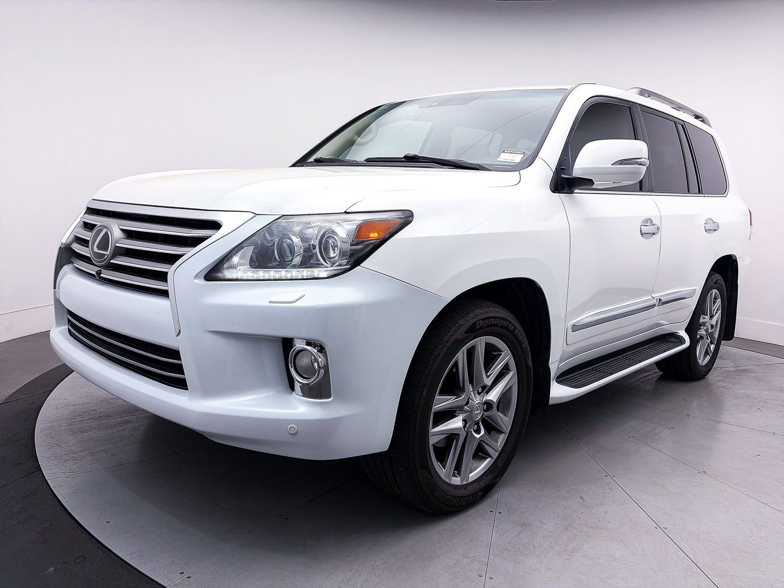 Used 2013 Lexus LX 570 4WD w/ Luxury Pkg w/Pre-crash image 10