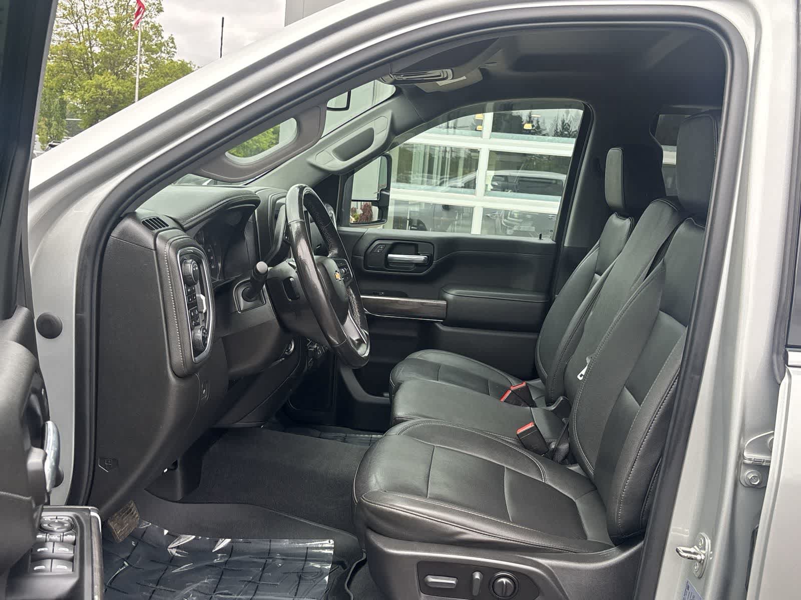 Used 2022 Chevrolet Silverado 3500 LTZ AWD/4WD image 12