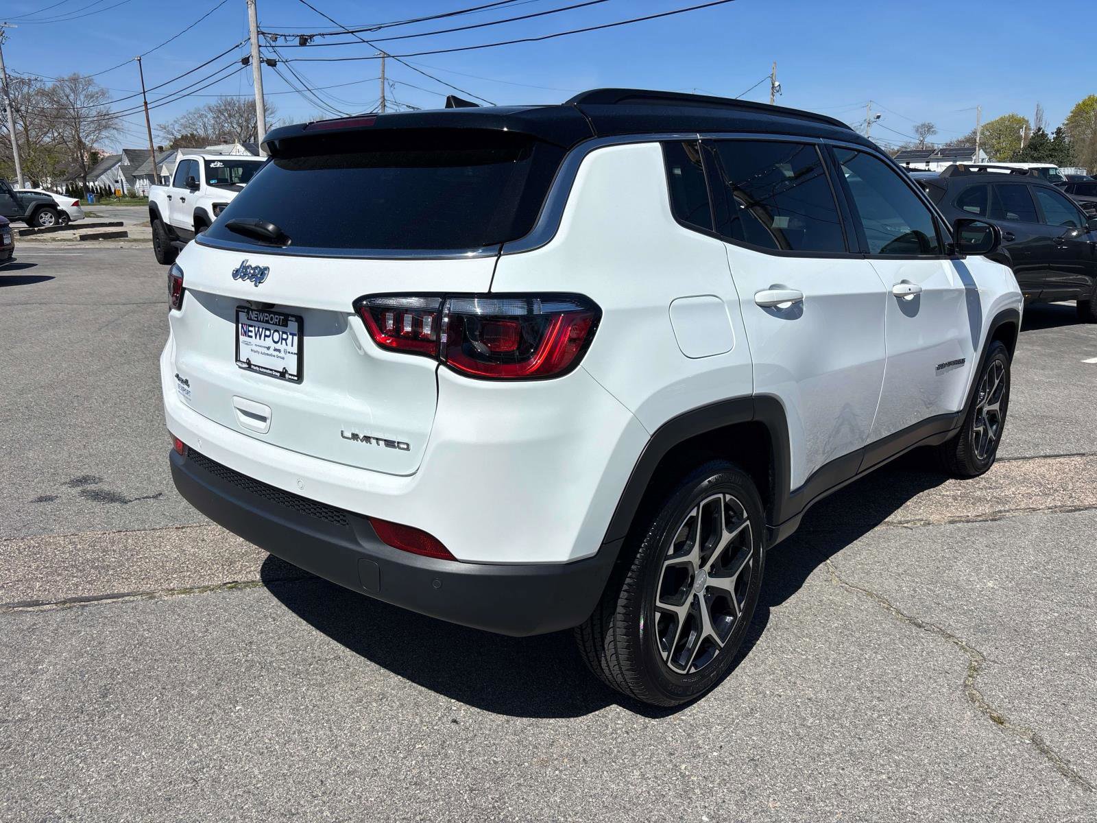 Certified 2024 Jeep Compass Limited w/ Sun and Sound Group AWD/4WD image 3