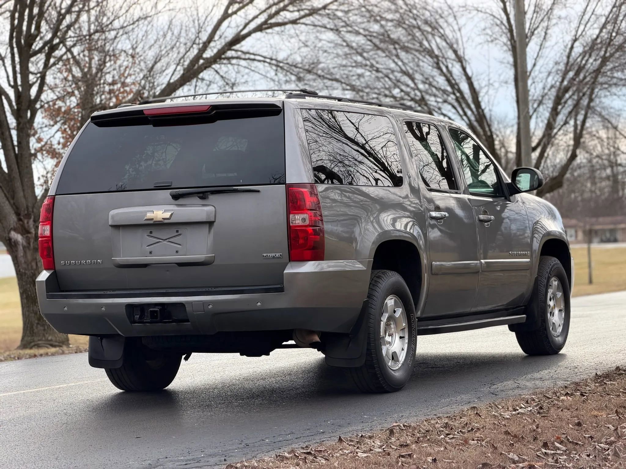 Used 2008 Chevrolet Suburban LT w/ LT Preferred Equipment Group image 6