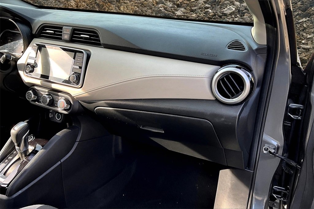 Used 2021 Nissan Versa SV image 15