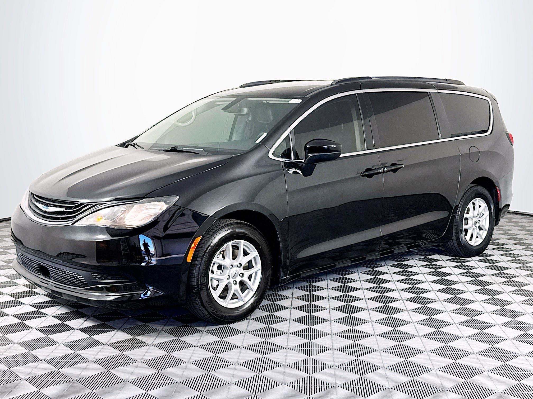 Used 2021 Chrysler Voyager Lxi image 4