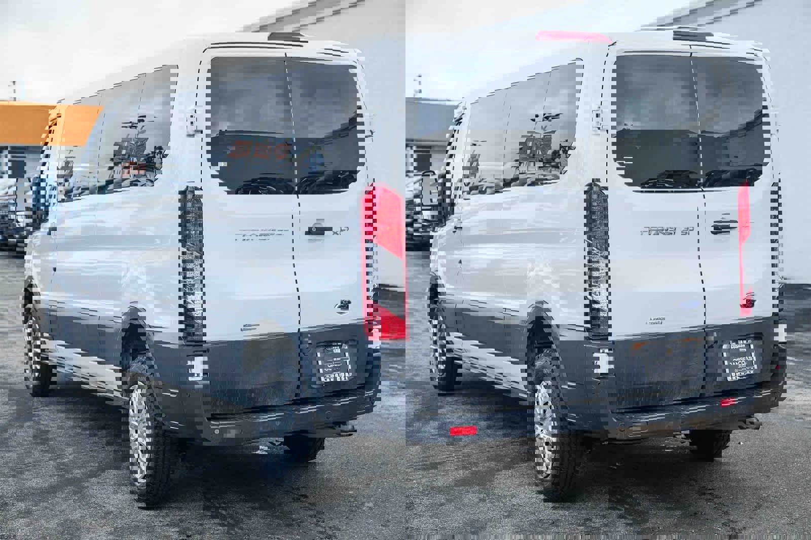 Used 2023 Ford Transit 350 XLT image 6