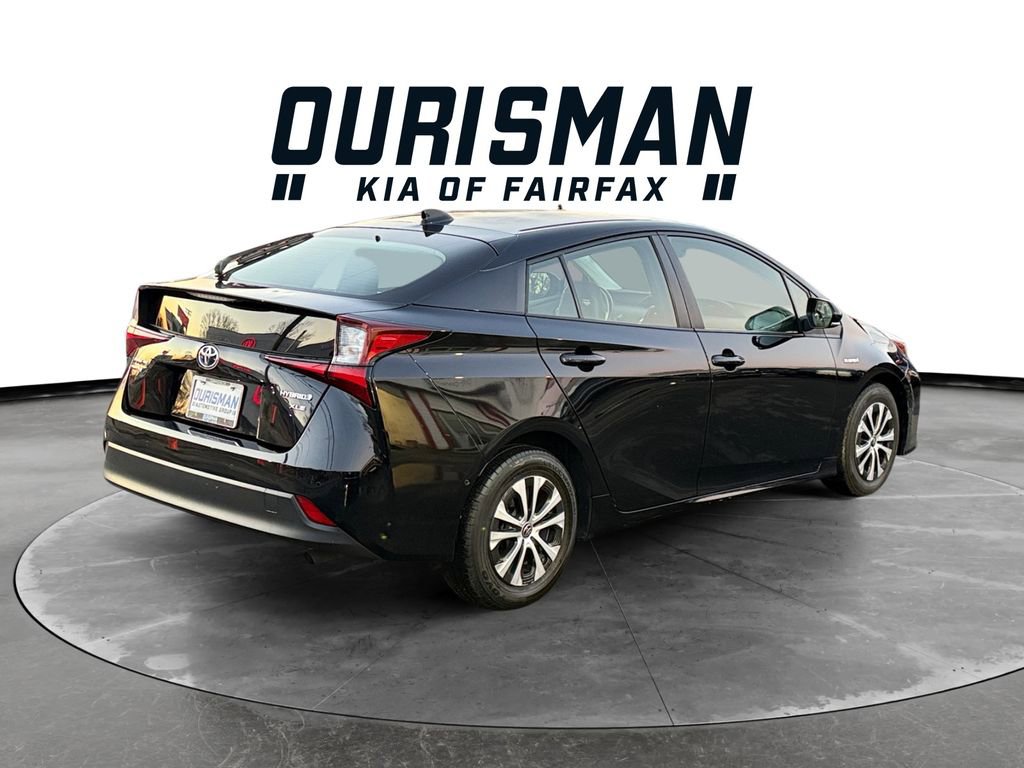 Used 2022 Toyota Prius XLE image 6