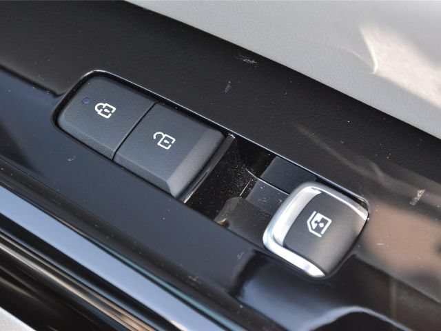Used 2024 Kia Carnival SX Prestige FWD image 23