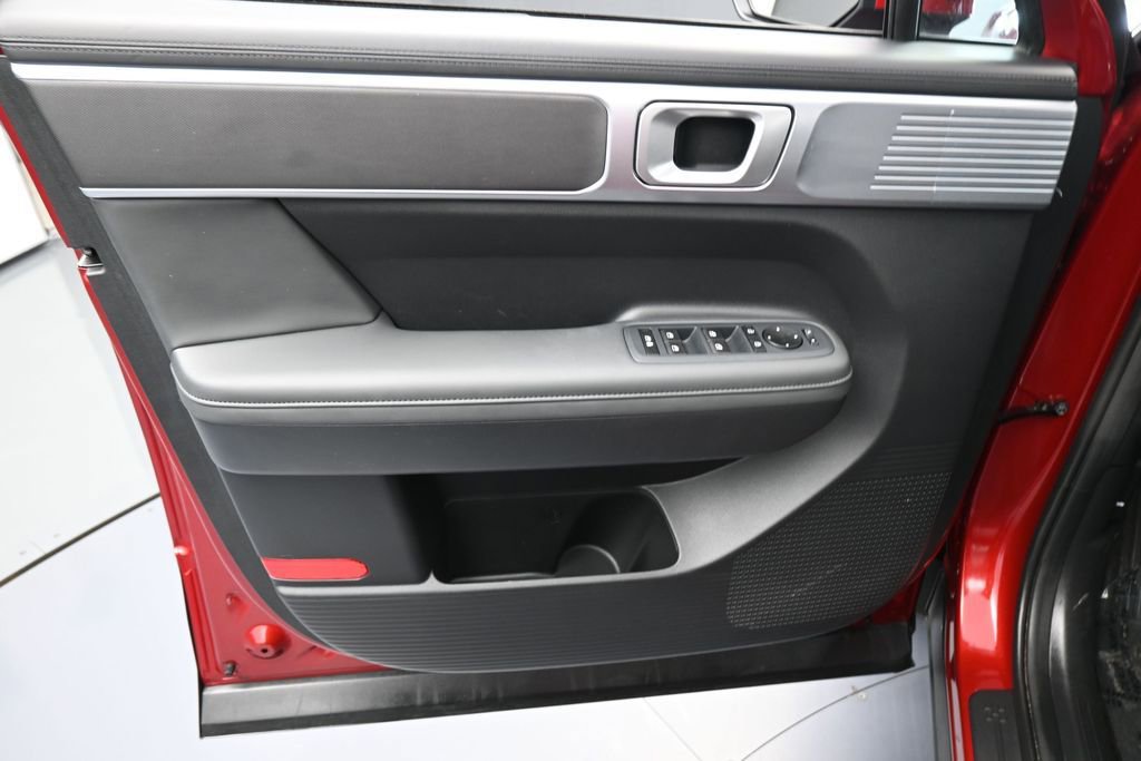 Used 2025 Hyundai Santa Fe SEL FWD image 13