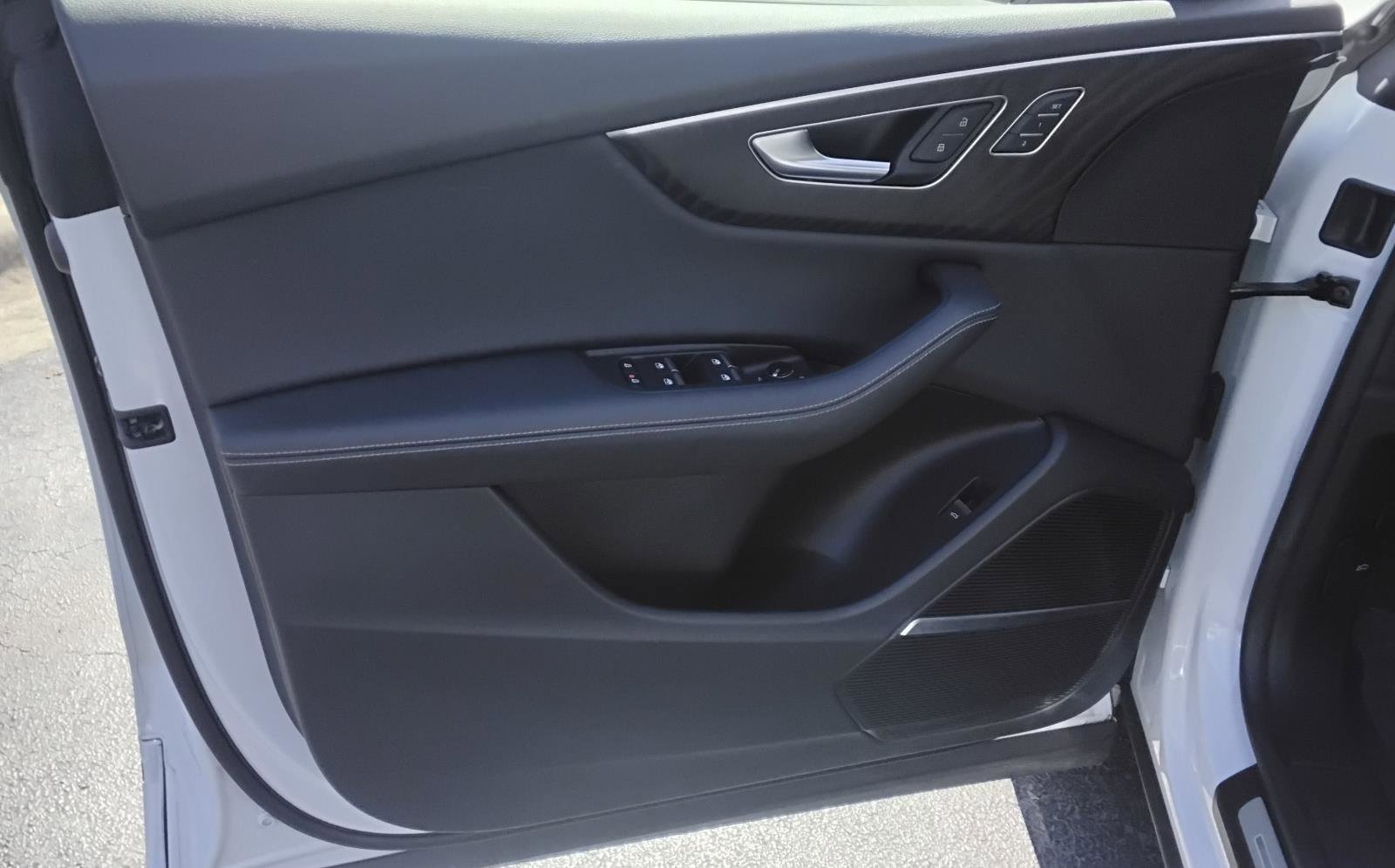 Certified 2023 Audi Q8 Prestige w/ Prestige Package image 16