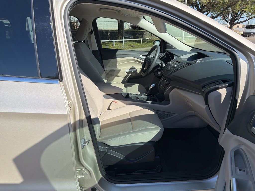 Used 2018 Ford Escape SE image 34