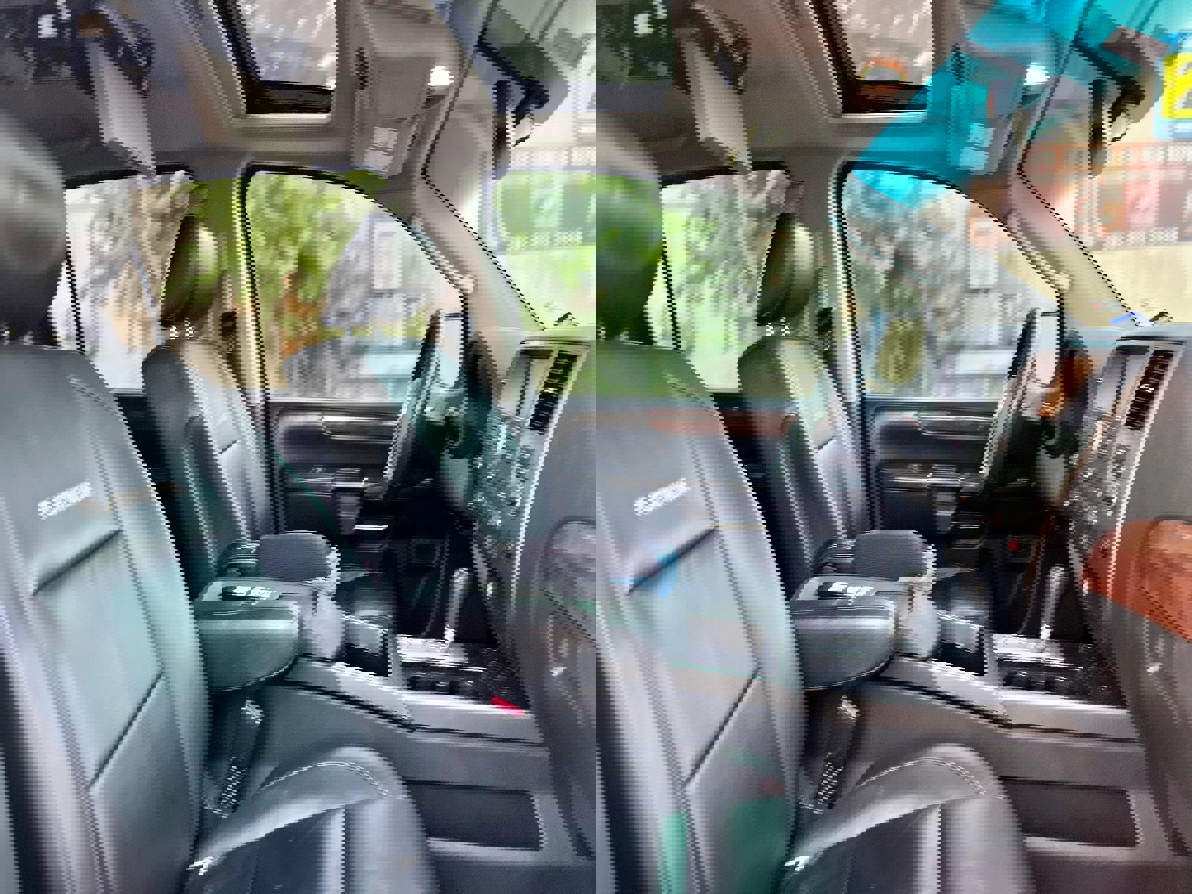 Used 2010 Nissan Armada Platinum image 18