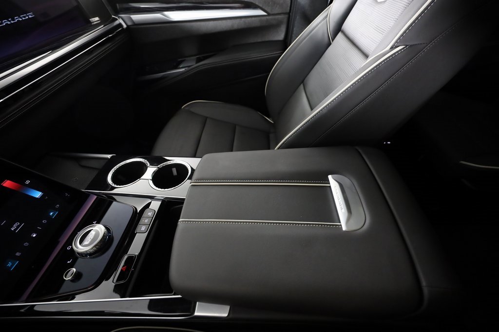 Used 2025 Cadillac Escalade ESV Sport w/ Touring Package image 51