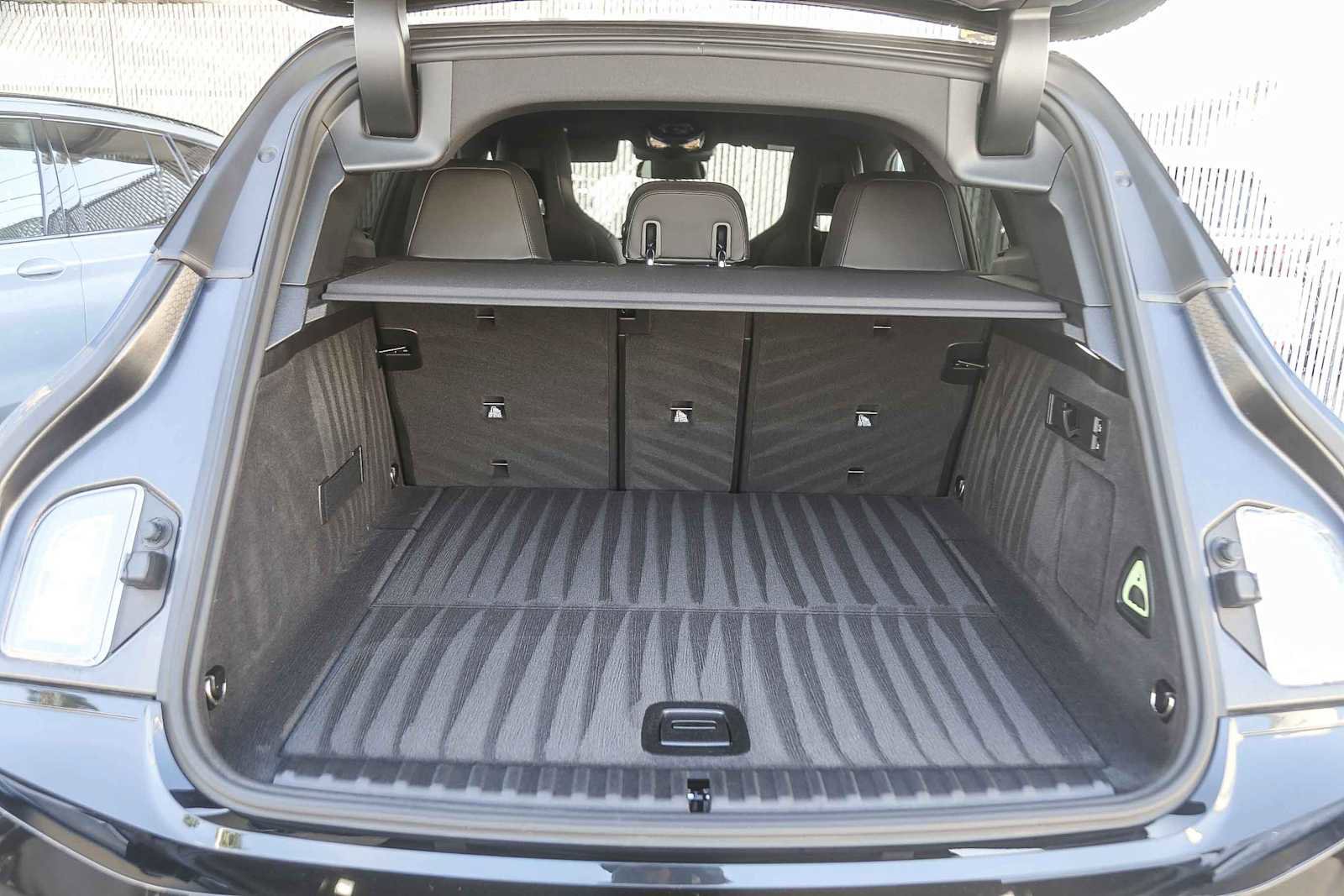 Used 2025 BMW iX xDrive50 w/ Sport Package image 22