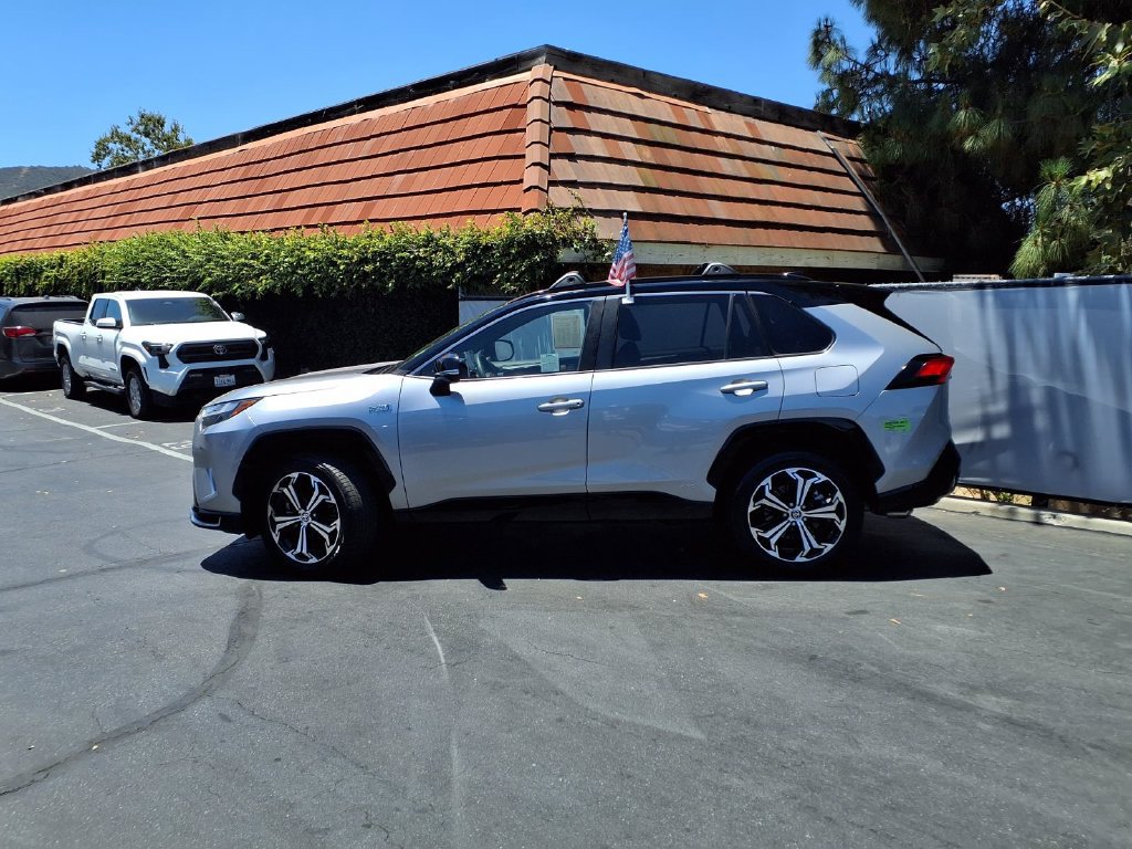 Certified 2022 Toyota RAV4 XSE w/ Weather Package AWD/4WD image 3
