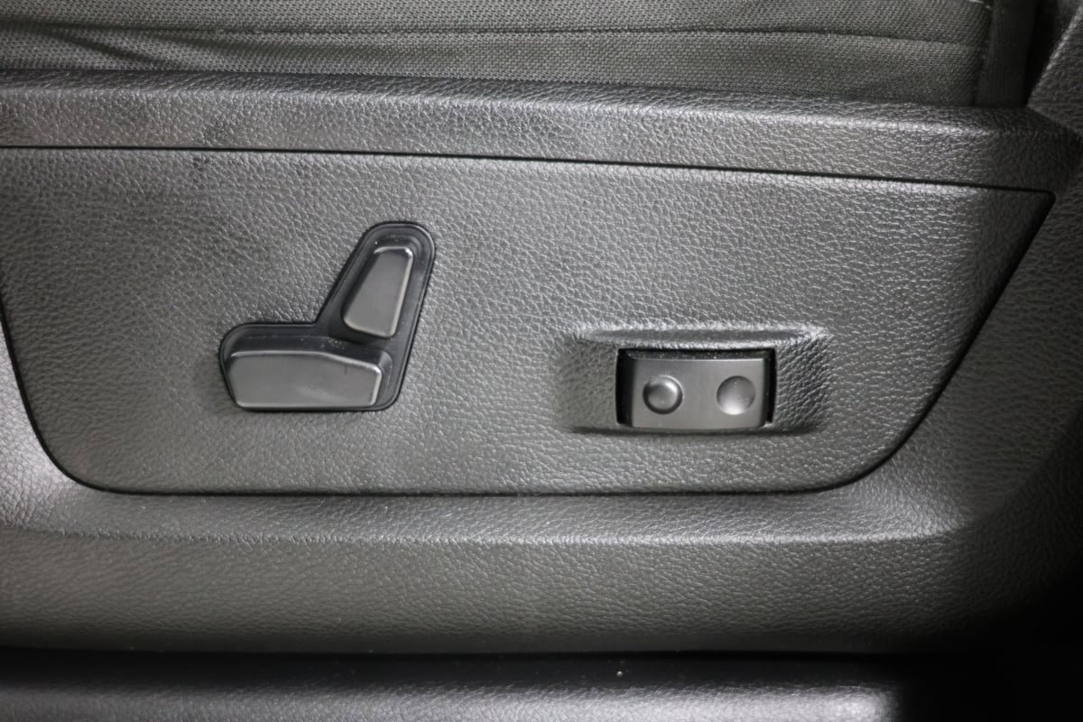 Used 2024 RAM 2500 Big Horn AWD/4WD image 23