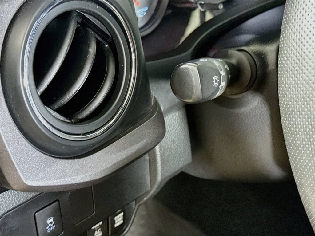 Used 2022 Toyota Tacoma TRD Sport w/ Technology Package AWD/4WD image 10