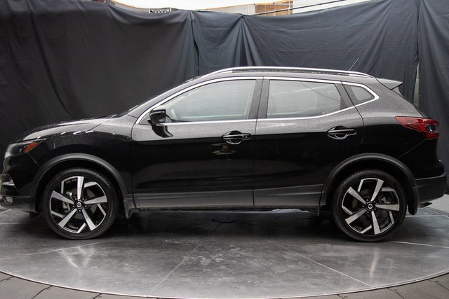 Used 2022 Nissan Rogue Sport SL w/ Premium Package image 9
