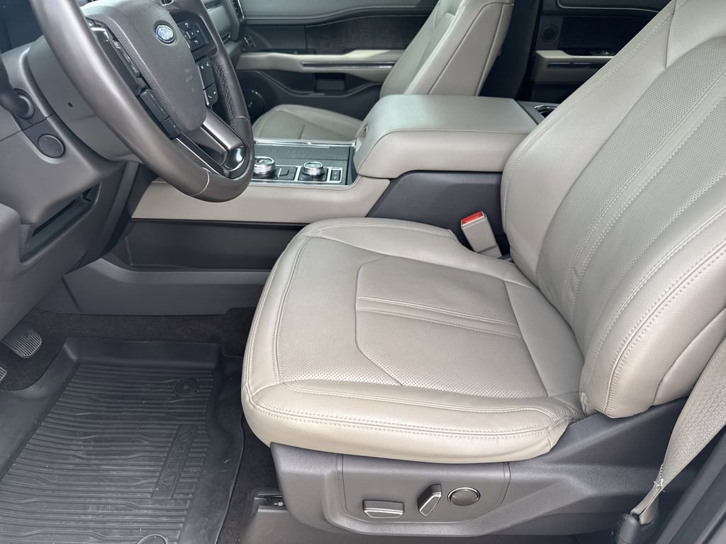Used 2021 Ford Expedition Max Limited image 9