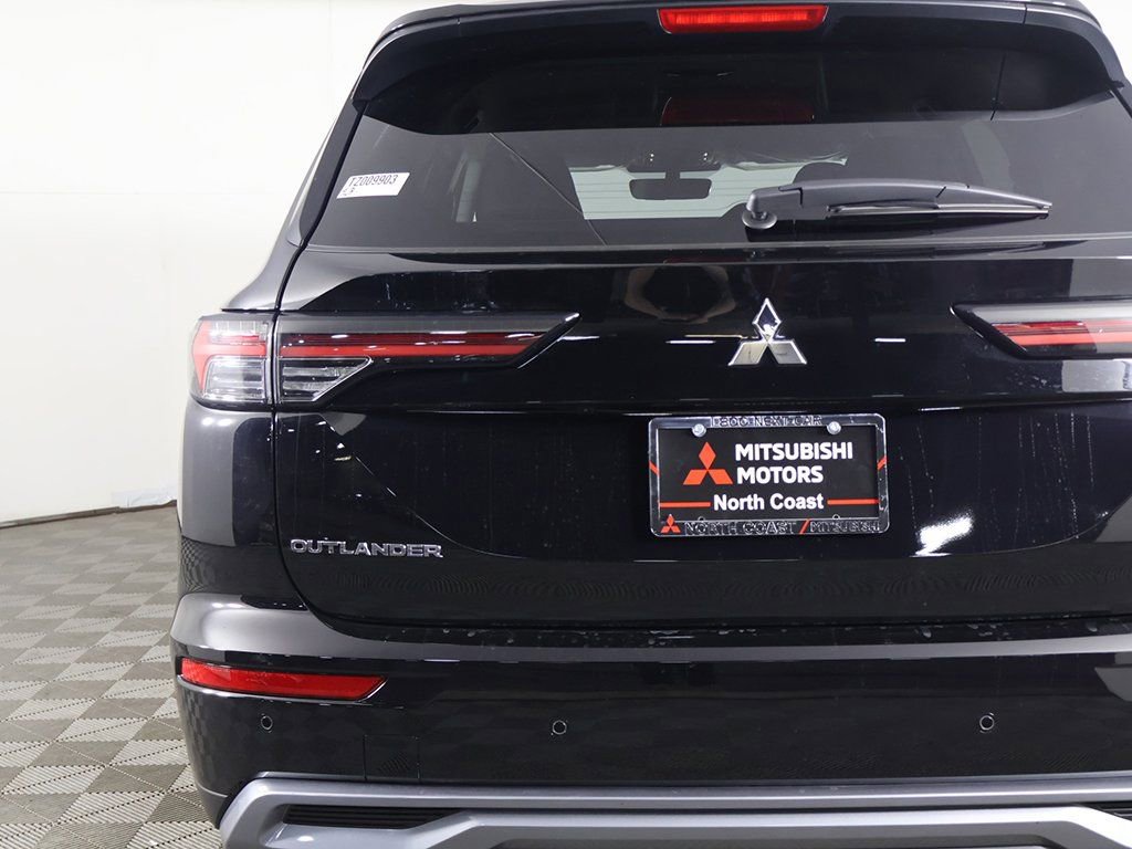 New 2026 Mitsubishi Outlander SE FWD image 15