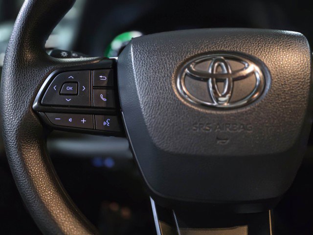 Used 2023 Toyota Sienna LE image 22