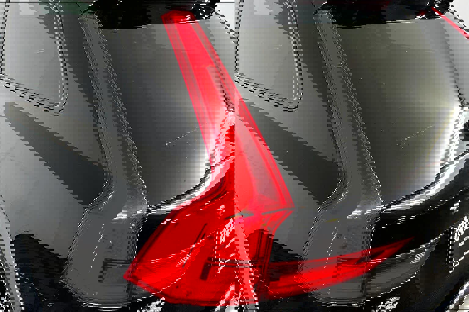 Used 2020 Volvo V90 T6 Cross Country image 28