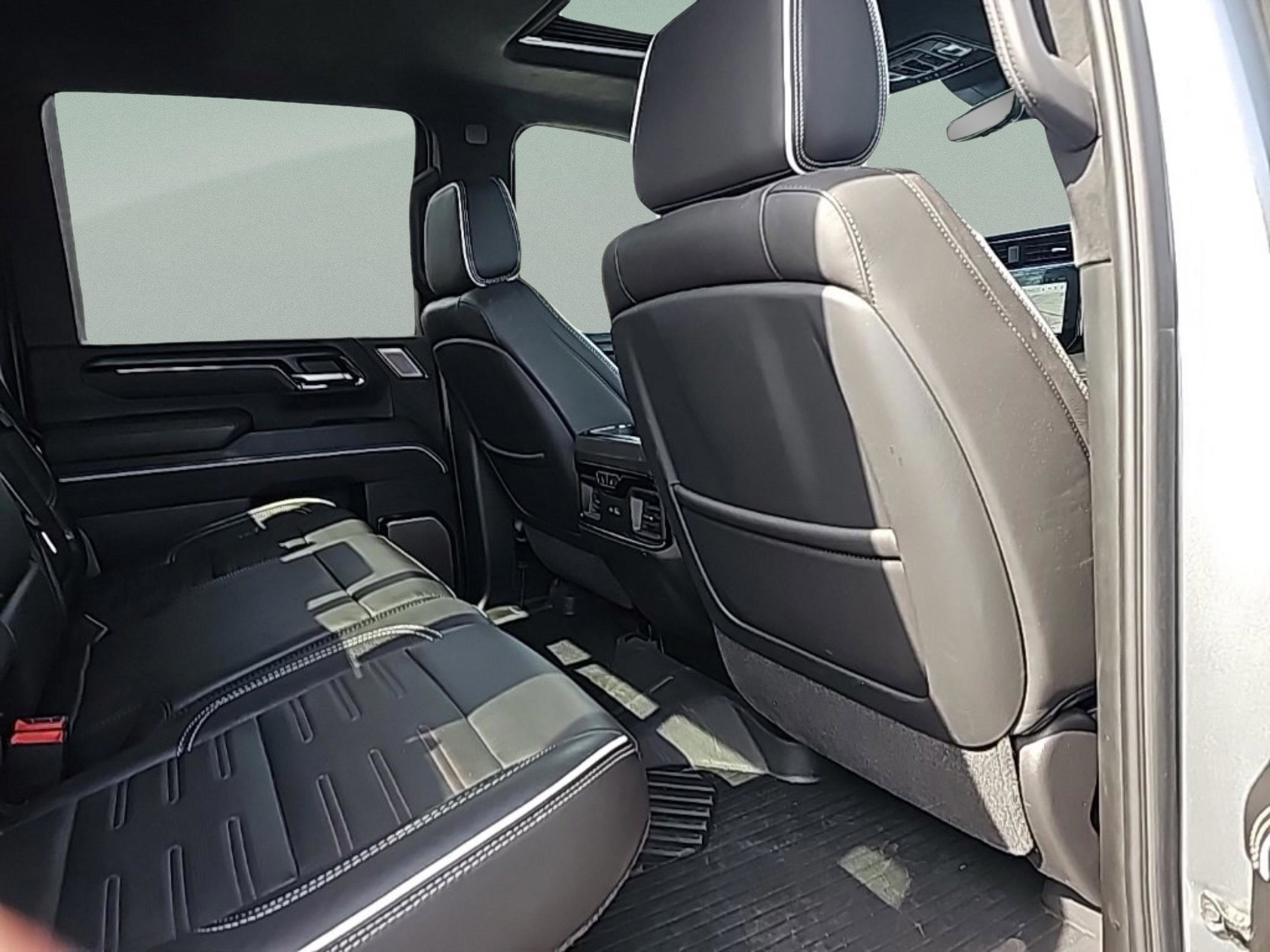 Used 2024 GMC Sierra 2500 AT4X w/ AT4X AEV Edition image 21