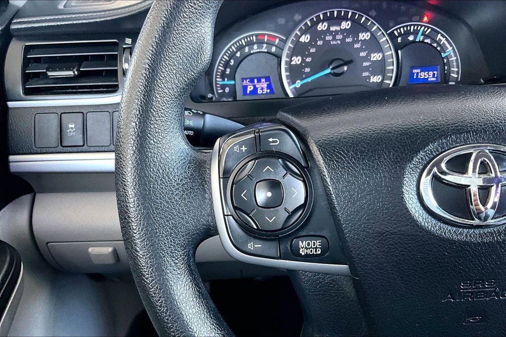 Used 2014 Toyota Camry LE image 11