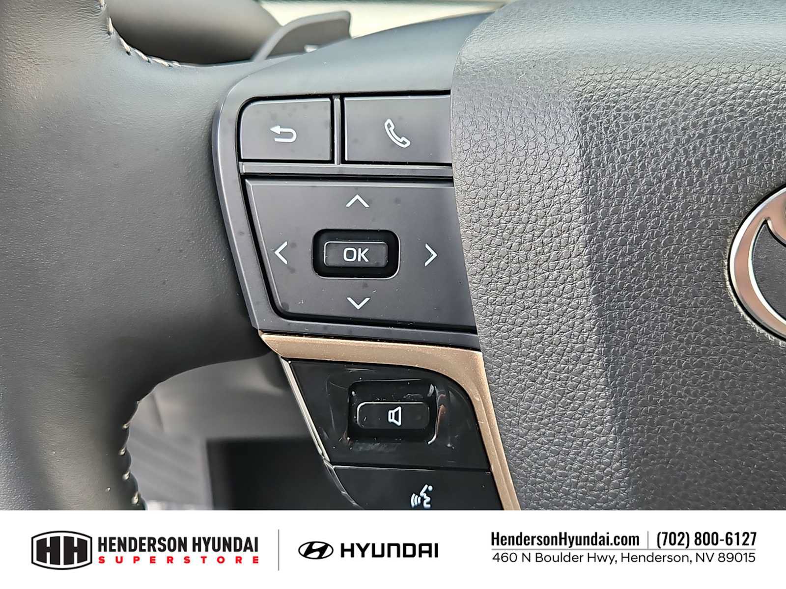 Used 2025 Toyota Crown Signia AWD/4WD image 23