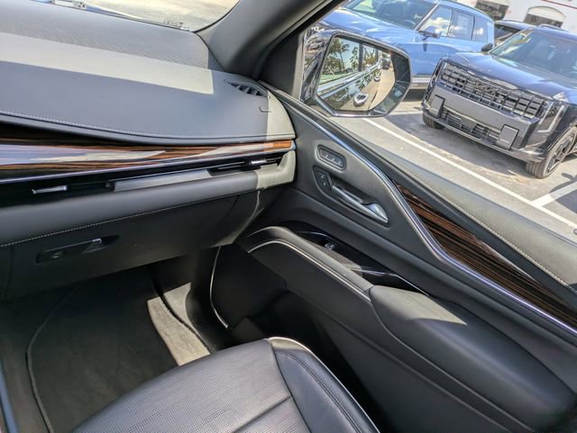 Used 2023 Cadillac Escalade Premium Luxury image 14