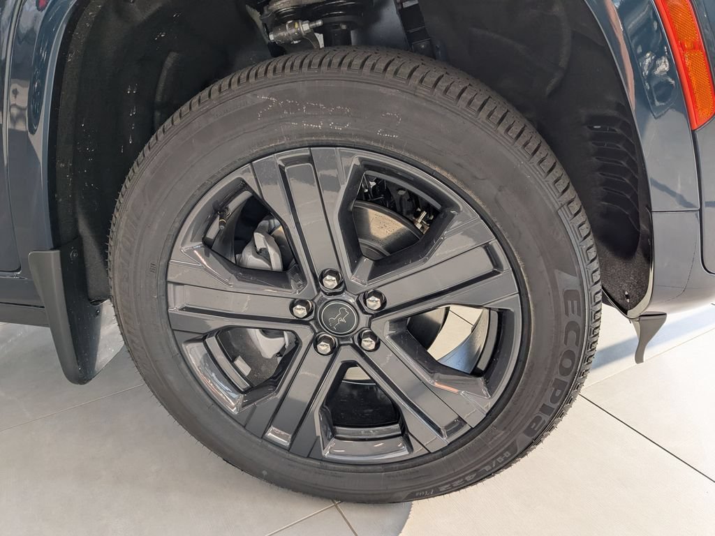 New 2027 Jeep Grand Cherokee Limited AWD/4WD image 2