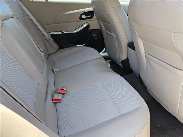 Used 2015 Chevrolet Malibu LT FWD image 16
