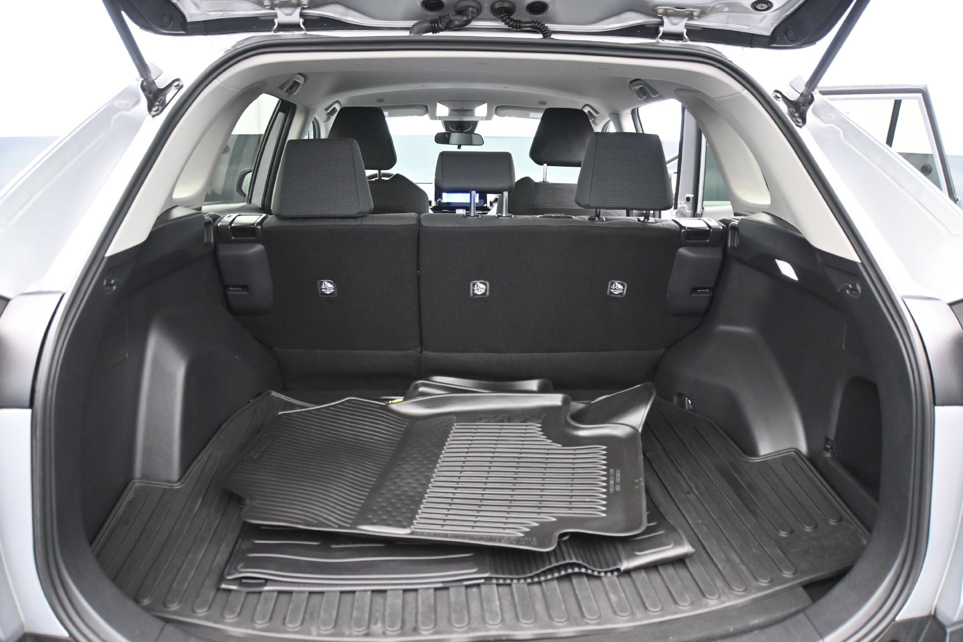 Used 2024 Toyota RAV4 LE AWD/4WD image 15