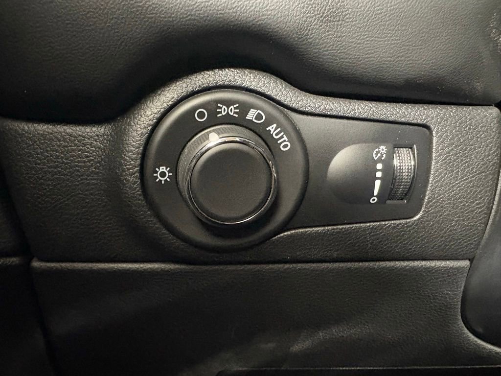 Used 2024 Dodge Durango GT RWD image 24