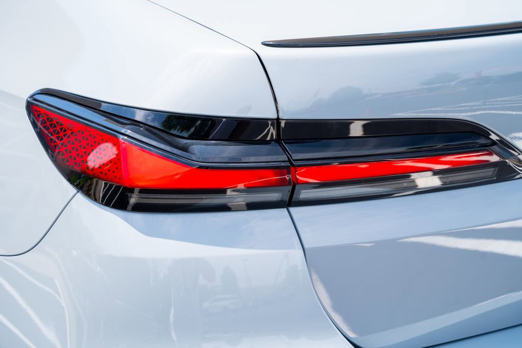 Used 2023 BMW 740i RWD image 18