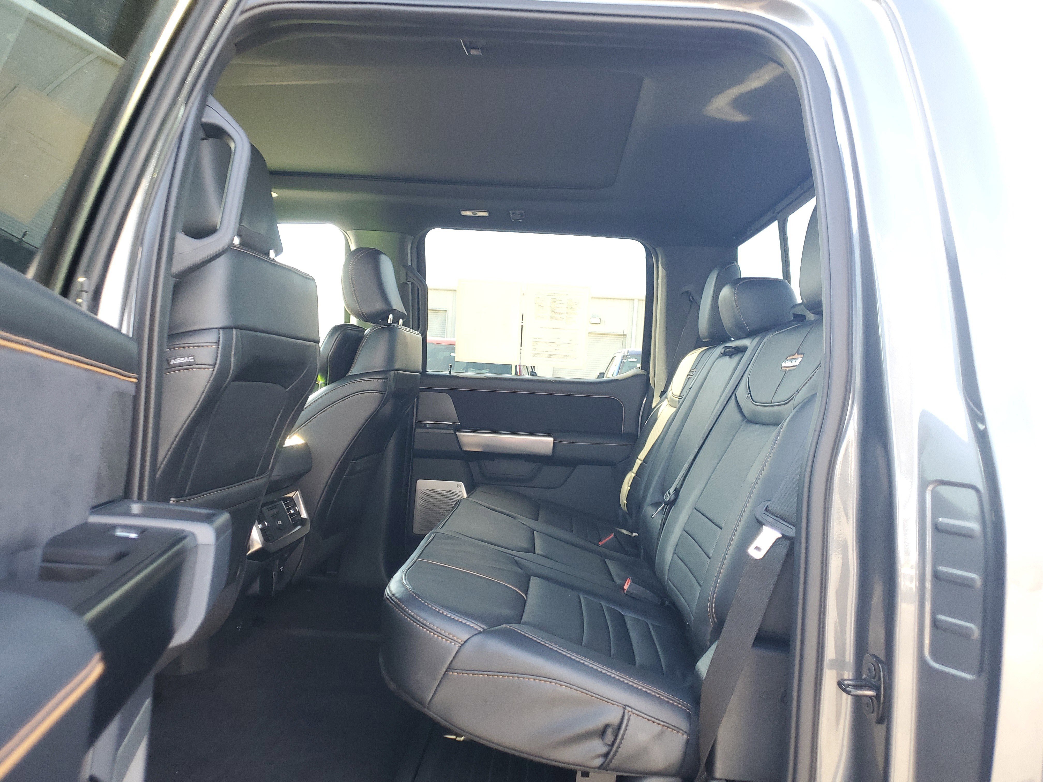 Used 2024 Ford F250 Platinum image 13