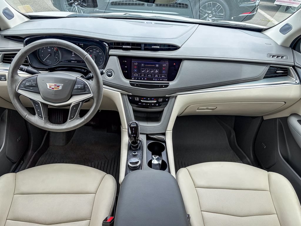 Certified 2023 Cadillac XT5 Premium Luxury w/ Technology Package FWD image 11