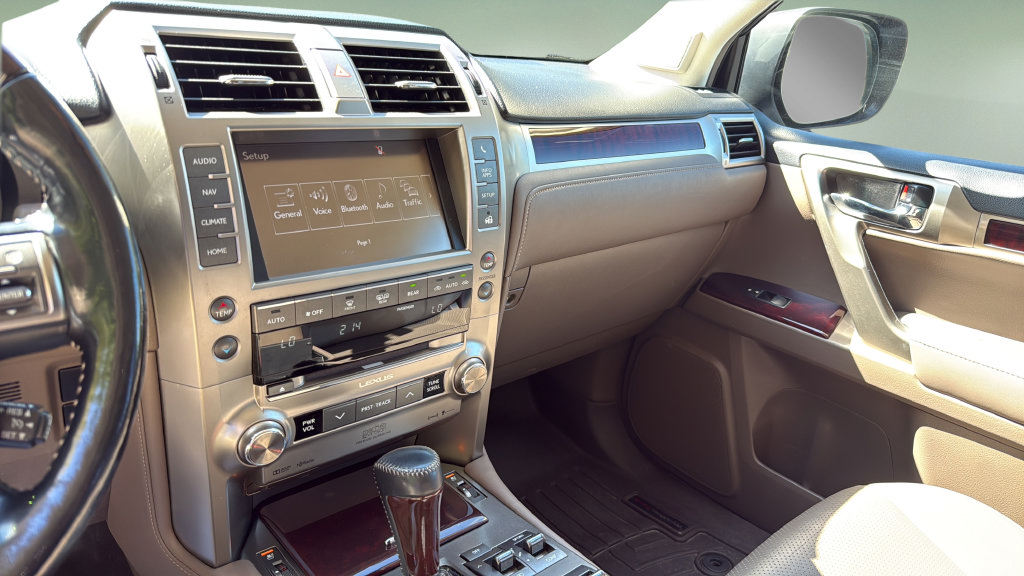 Used 2017 Lexus GX 460 Luxury w/ Sport Design Package AWD/4WD image 26