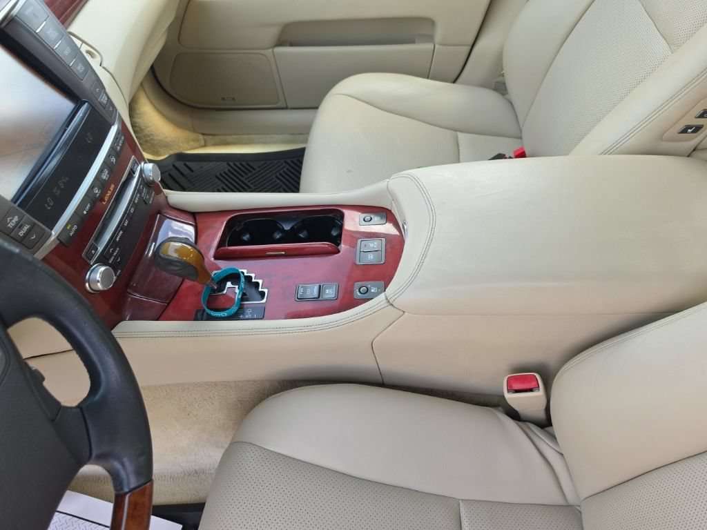 Used 2012 Lexus LS 460 w/ Comfort Pkg RWD image 17