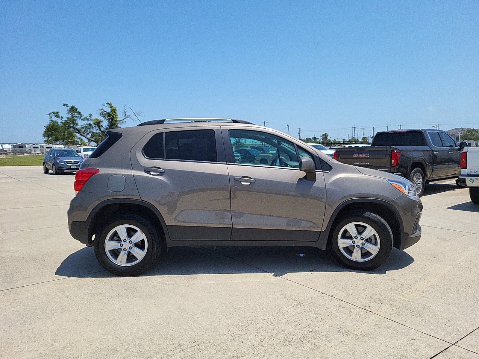 Used 2021 Chevrolet Trax LT image 4