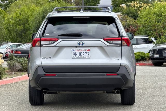 Used 2022 Toyota RAV4 LE AWD/4WD image 5