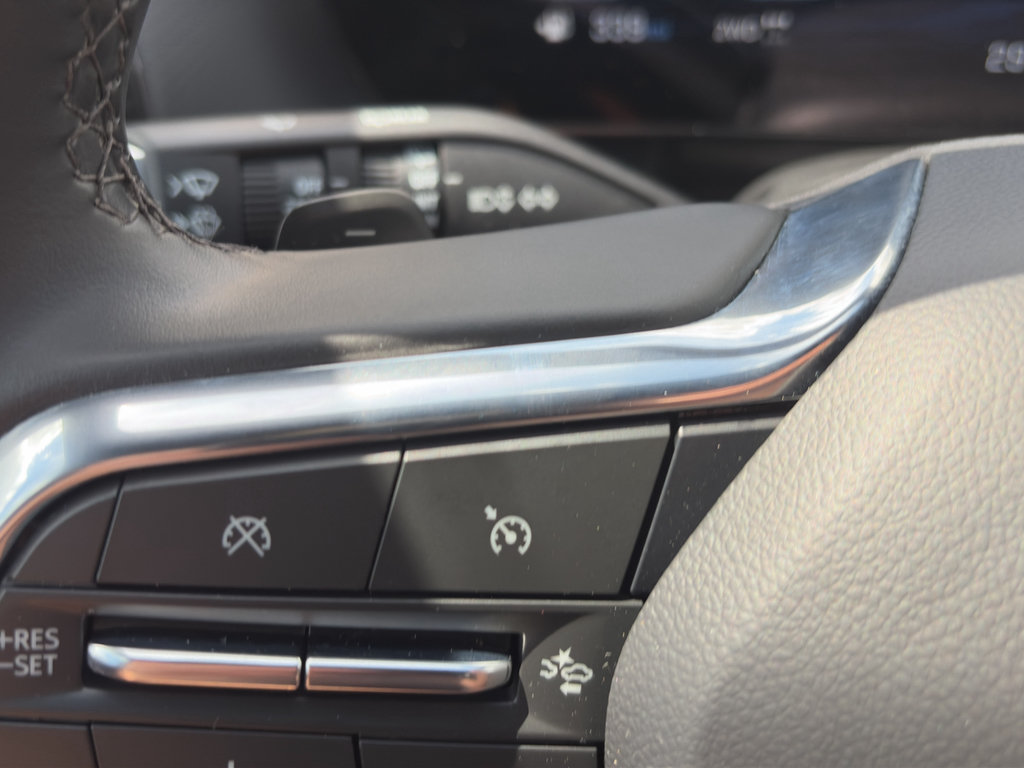 Certified 2025 Chevrolet Equinox LT AWD/4WD image 18