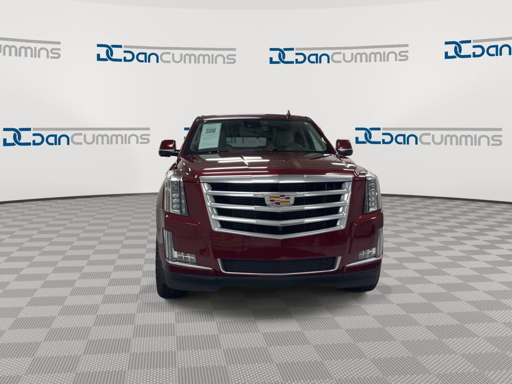 Used 2016 Cadillac Escalade Luxury image 3