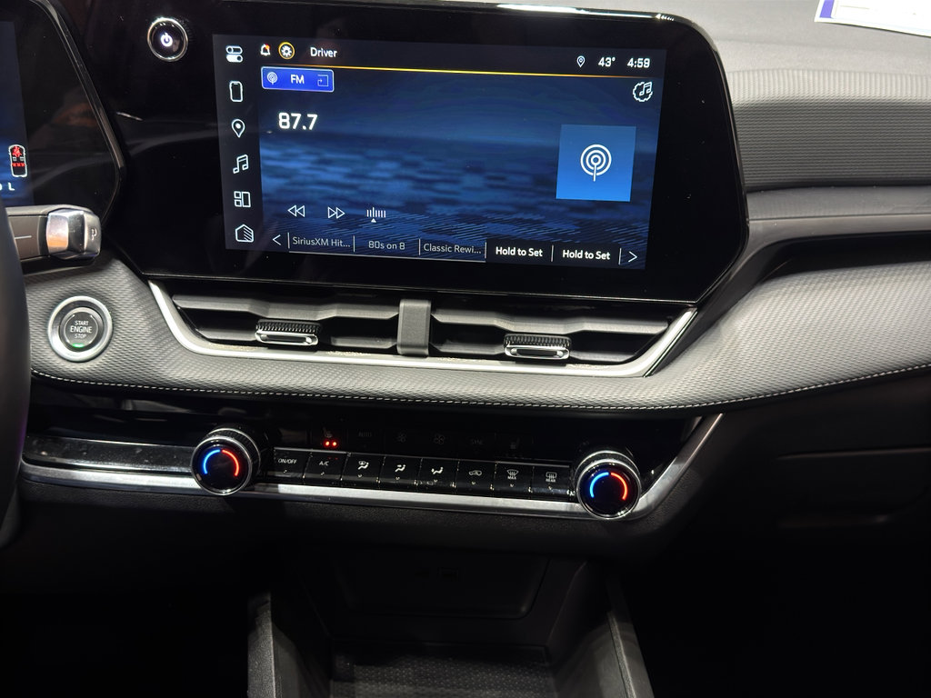 Used 2025 Chevrolet Equinox LT w/ Convenience Package II image 28