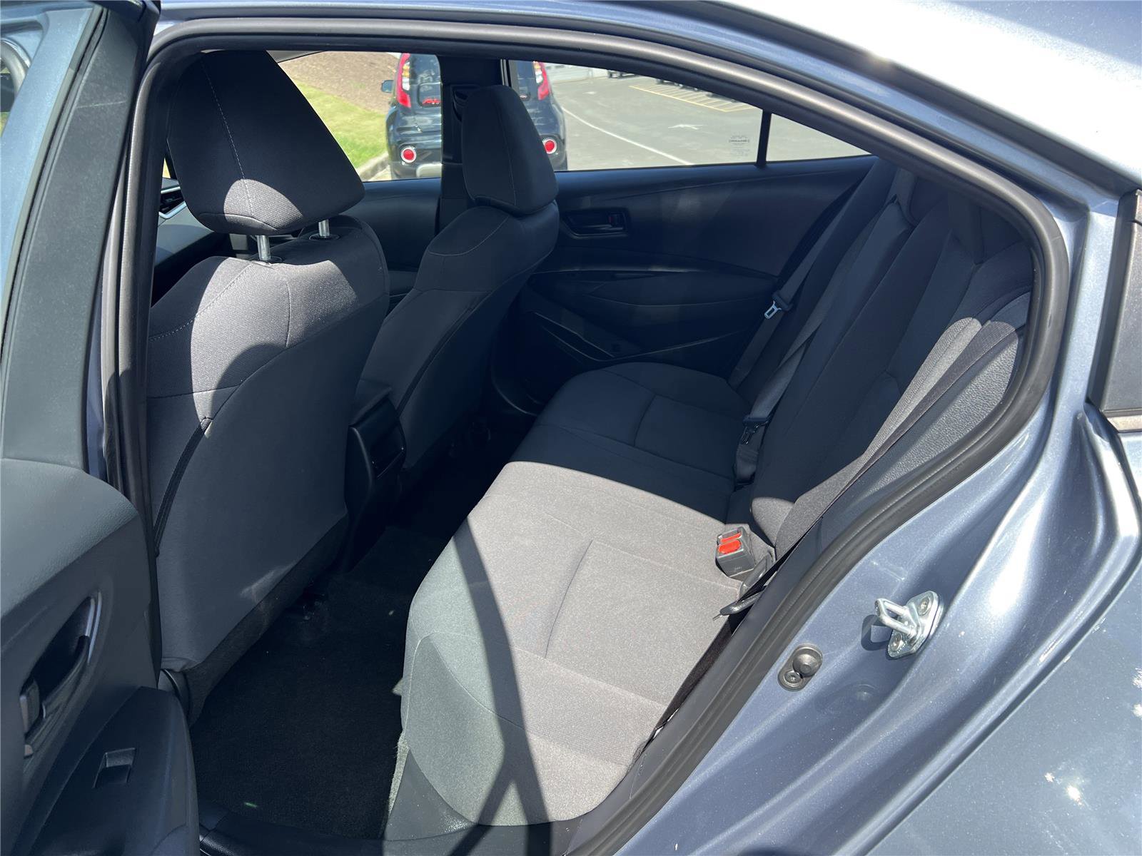 Used 2022 Toyota Corolla LE image 5