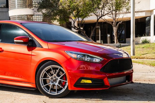 Used 2018 Ford Focus ST w/ Equipment Group 401A image 36