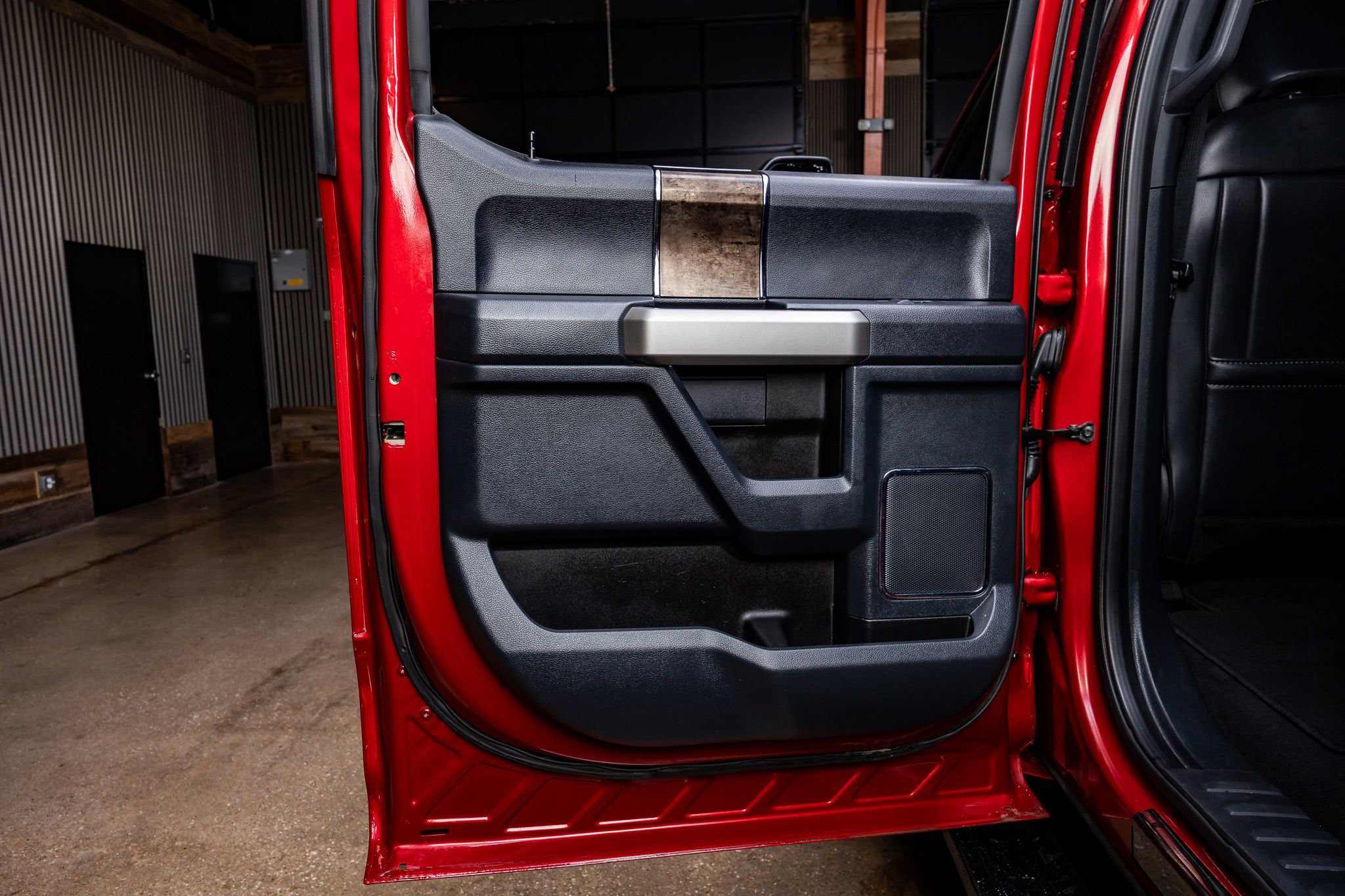 Used 2022 Ford F250 Lariat w/ Black Appearance Package image 36